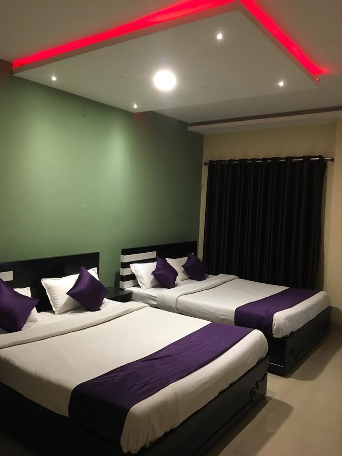 Hotel Time Palace อูตี ภายนอก รูปภาพ